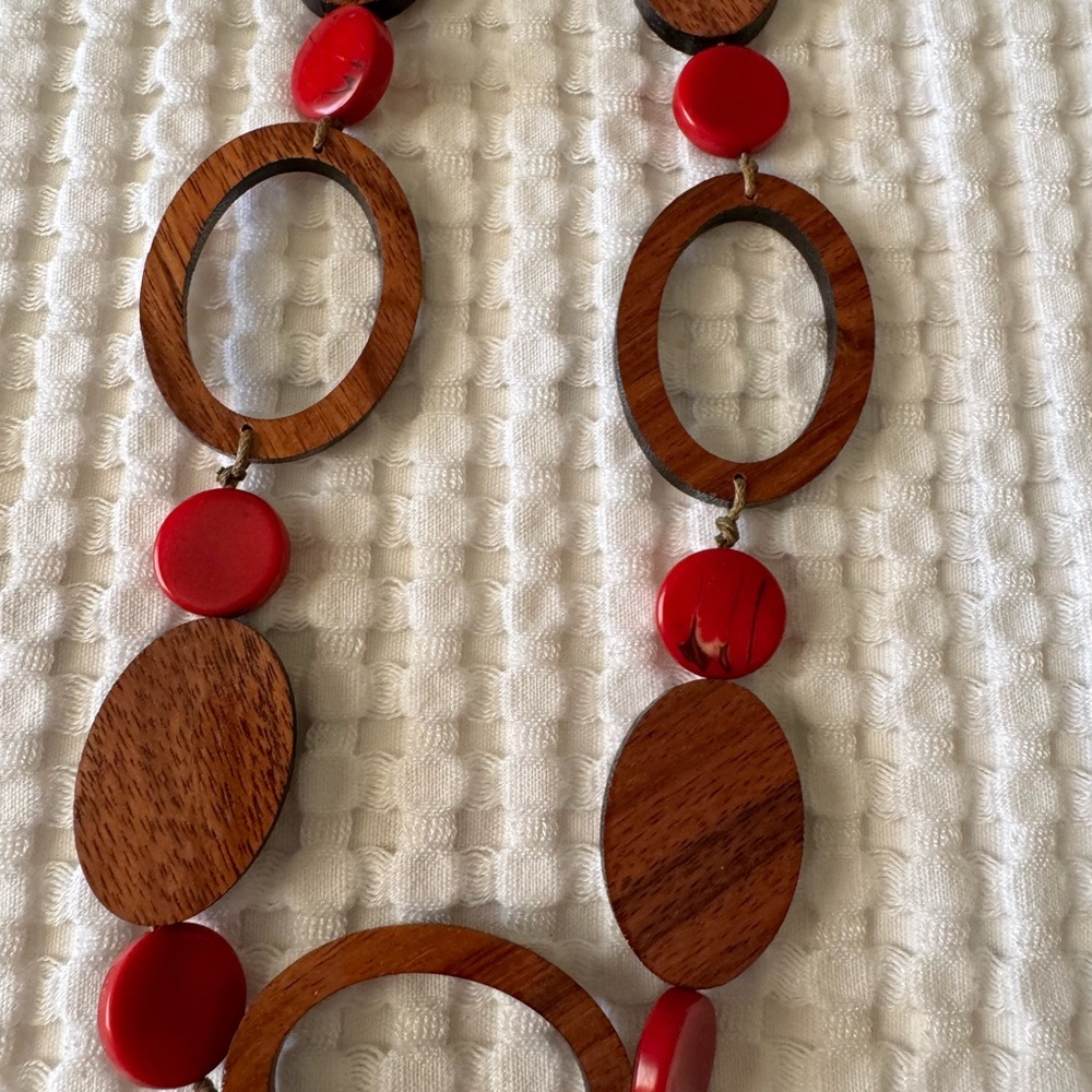 Red and Brown Beaded Necklace - Picture 8 of 9
